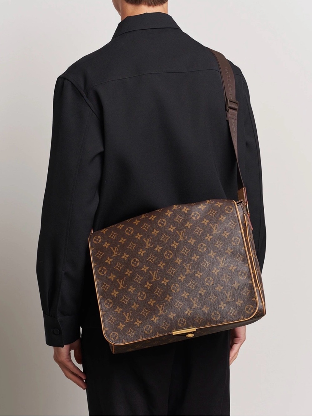 LOUIS VUITTON 🌟 Abbesses Monogram Messenger Bag,crossbody bag